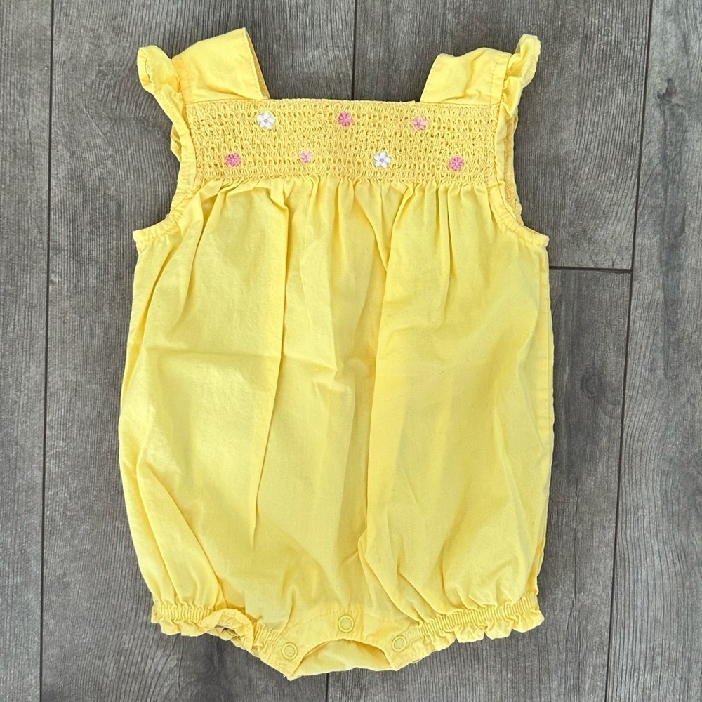 Gymboree Early 2000s baby girl smocked yellow romper 0-3 months Euc